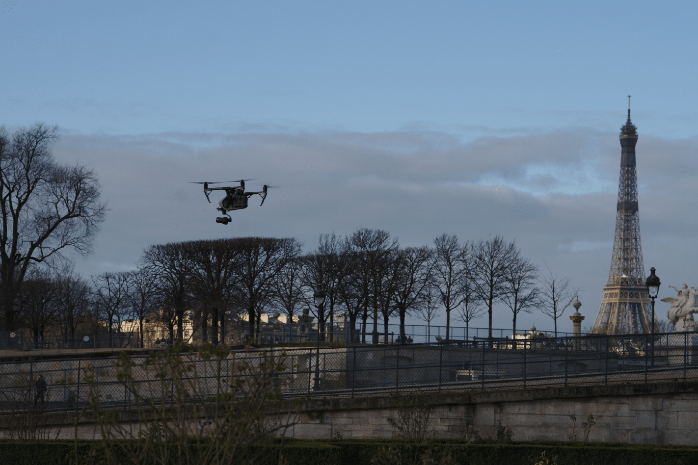 Drone-tour-eiffel